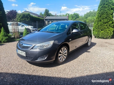 Posiadam na sprzedaż Opel Astra J 1.7 CDTI DPF 2010