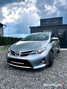 Toyota Auris 1,3 benzyna 2013r