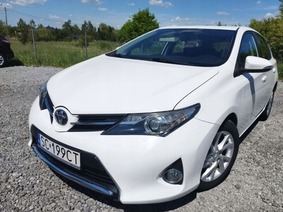 Toyota Auris II Hatchback 5d Facelifting 1.4 D-4D 90KM 2015