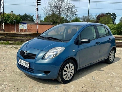 Toyota Yaris II Hatchback 5d 1.3 i VVT-i 86KM 2008