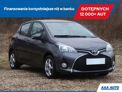 Toyota Yaris III Hatchback 5d Facelifting 1.33 Dual VVT-i 99KM 2014