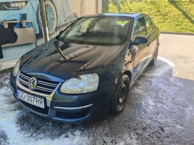 Volkswagen Jetta 2008r 1.9 TDI BXE