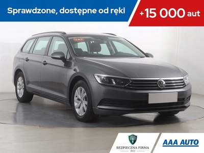 Volkswagen Passat B8 Variant 1.4 TSI BlueMotion Technology 125KM 2016