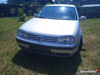 VW Golf 1.6SR