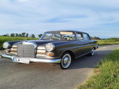 Mercedes Benz w 110 Skrzydlak Oldtimer