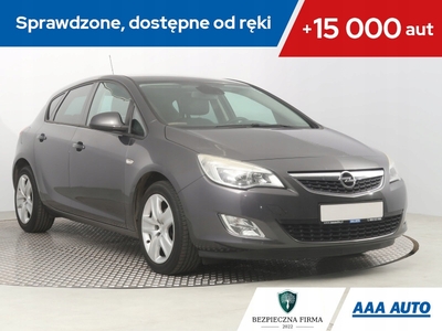 Opel Astra J Hatchback 5d 1.4 Turbo ECOTEC 140KM 2011