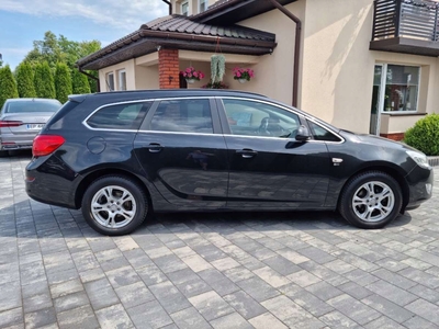 Opel Astra J Sports Tourer 1.4 Turbo ECOTEC 140KM 2012