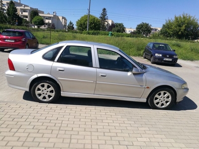 Opel Vectra lift sedan, r2002, poj 2.0diesel. z Opłatami