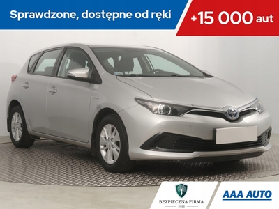 Toyota Auris II Hatchback 5d Facelifting 1.8 Hybrid 136KM 2016