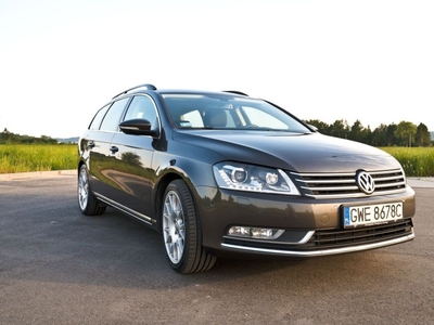 VW Passat B7 170KM, Hak, Nawigacja, Bogate Wyposażenie,Bi-Xenon