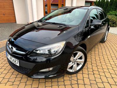 Opel Astra J Sports Tourer Facelifting 1.4 Turbo ECOTEC 120KM 2013