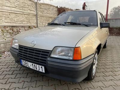 Opel Kadett E Hatchback 1.6 i 75KM 1988