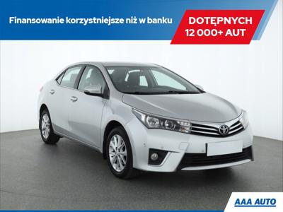 Toyota Corolla X Sedan Facelifting 1.6 Valvematic 132KM 2013