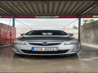 Używane Opel Astra - 26 000 PLN, 225 000 km, 2010