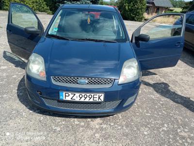 Używane Ford Fiesta - 10 000 PLN, 283 612 km, 2008