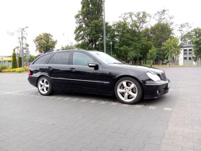 Używane Mercedes-Benz Klasa C - 14 900 PLN, 329 817 km, 2005