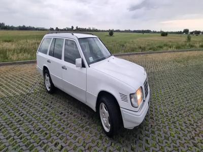 Używane Mercedes-Benz Klasa E - 18 500 PLN, 393 126 km, 1994