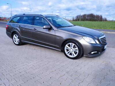 Używane Mercedes-Benz Klasa E - 40 000 PLN, 460 000 km, 2010