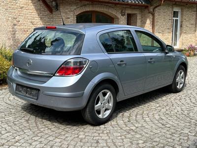 Używane Opel Astra - 11 900 PLN, 101 188 km, 2009