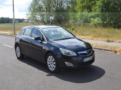 Używane Opel Astra - 15 000 PLN, 270 000 km, 2010