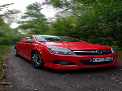 Używane Opel Astra - 15 900 PLN, 207 000 km, 2009