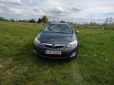 Używane Opel Astra - 23 900 PLN, 255 000 km, 2011