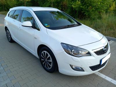 Używane Opel Astra - 24 900 PLN, 260 000 km, 2012