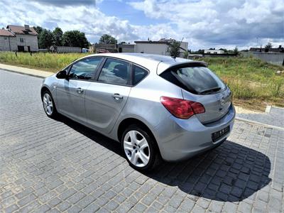 Używane Opel Astra - 24 999 PLN, 186 000 km, 2010