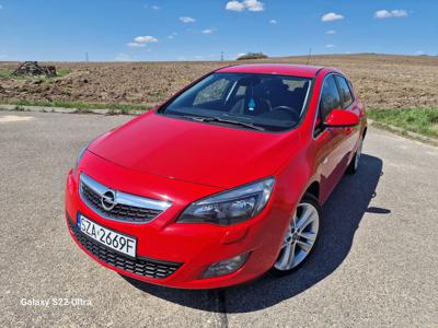 Używane Opel Astra - 27 700 PLN, 189 000 km, 2010