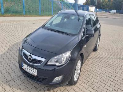 Używane Opel Astra - 28 900 PLN, 276 200 km, 2012