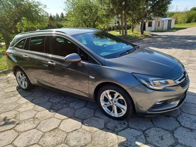 Używane Opel Astra - 30 000 PLN, 287 200 km, 2018