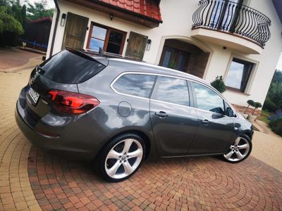 Używane Opel Astra - 31 900 PLN, 150 000 km, 2011