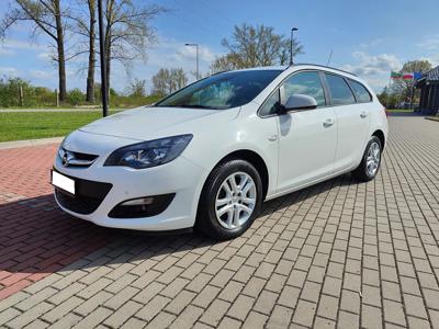 Używane Opel Astra - 37 000 PLN, 140 000 km, 2015