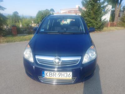 Używane Opel Zafira - 16 000 PLN, 286 300 km, 2009