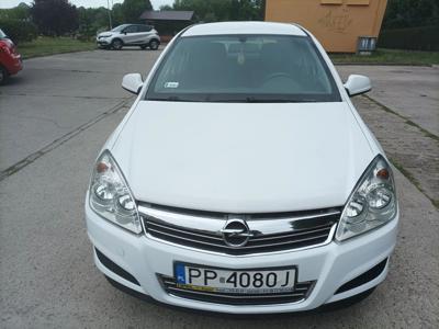 Używane Opel Astra - 16 900 PLN, 267 149 km, 2010