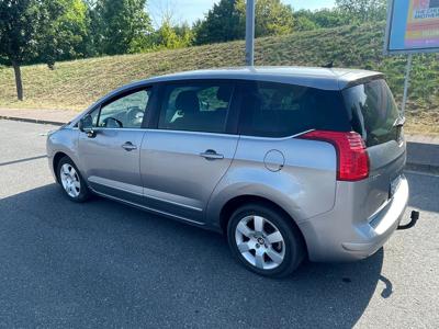 Używane Peugeot 5008 - 27 000 PLN, 384 028 km, 2016