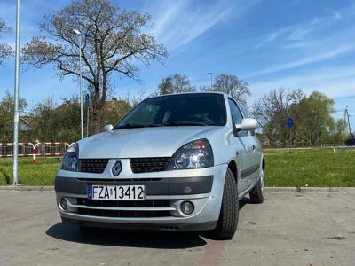 Używane Renault Clio - 3 900 PLN, 242 860 km, 2002