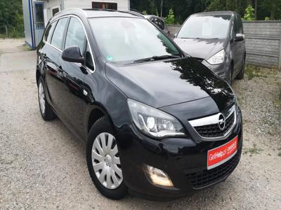 Używane Opel Astra - 25 900 PLN, 224 110 km, 2011