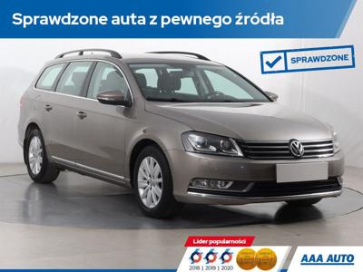 Używane Volkswagen Passat - 58 000 PLN, 49 618 km, 2012