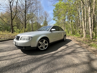 Audi A4 II (B6) Bogate wyposażenie quattro 1.8T