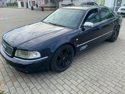 Audi A8 D2 Sedan 3.3 TDI 225KM 2000