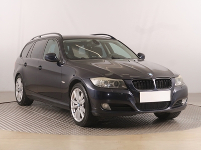 BMW SERIA 3 IV (E90/E91/E92/E93) BMW SERIA 3 , Navi, Xenon, Klimatronic, Tempomat, Parktronic,ALU