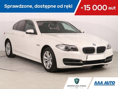 BMW Seria 5 F10-F11 Limuzyna Facelifting 518d 150KM 2015