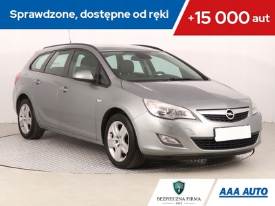 Opel Astra J Sports Tourer 1.7 CDTI ECOTEC 125KM 2010