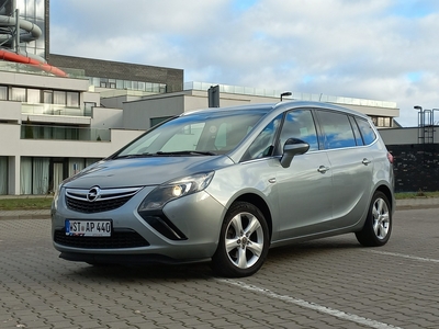 Opel Zafira C * 2.0CDTi* BDB stan** 7osobowa* TEMPOMAT* serwisowana*