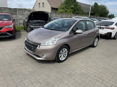 Peugeot 208 I Hatchback 3d 1.2 VTI 82KM 2014