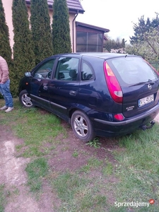 Sprzedam Nissan almera tino 100zł części