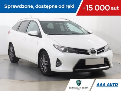 Toyota Auris II Touring Sports D-4D 125 124KM 2014