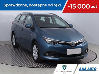 Toyota Auris II Touring Sports Facelifting 1.8 Hybrid 136KM 2016