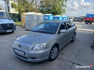 Toyota Avensis 1.8 kombi , klima, hak